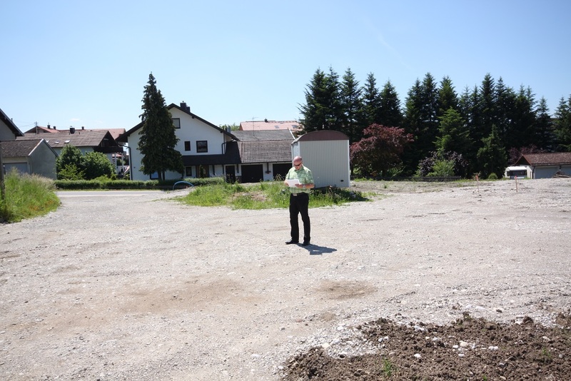 733 m² Baugrundstück in Anning
